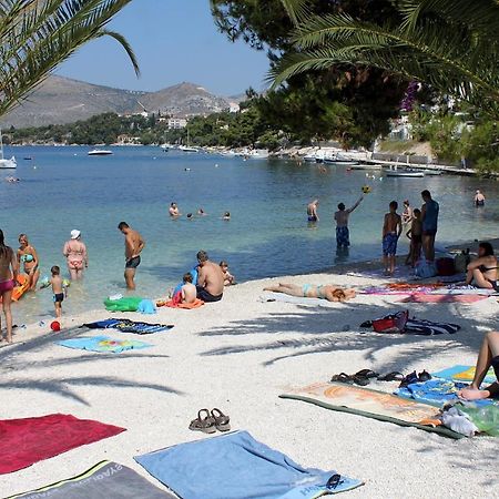 Apartments By The Sea Trogir - 15011 Bagian luar foto