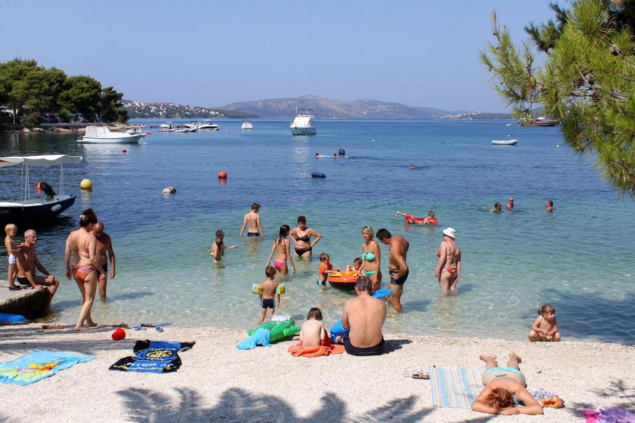 Apartments By The Sea Trogir - 15011 Bagian luar foto