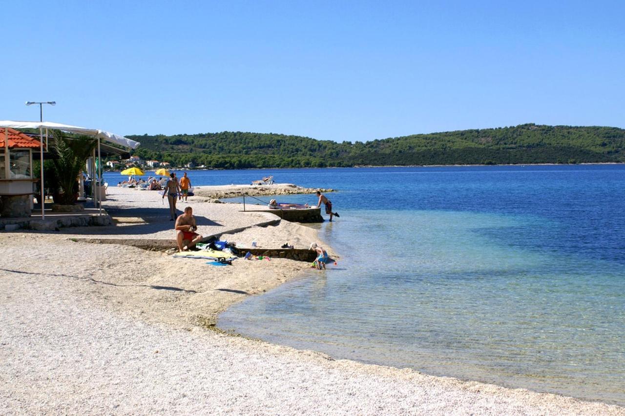 Apartments By The Sea Trogir - 15011 Bagian luar foto