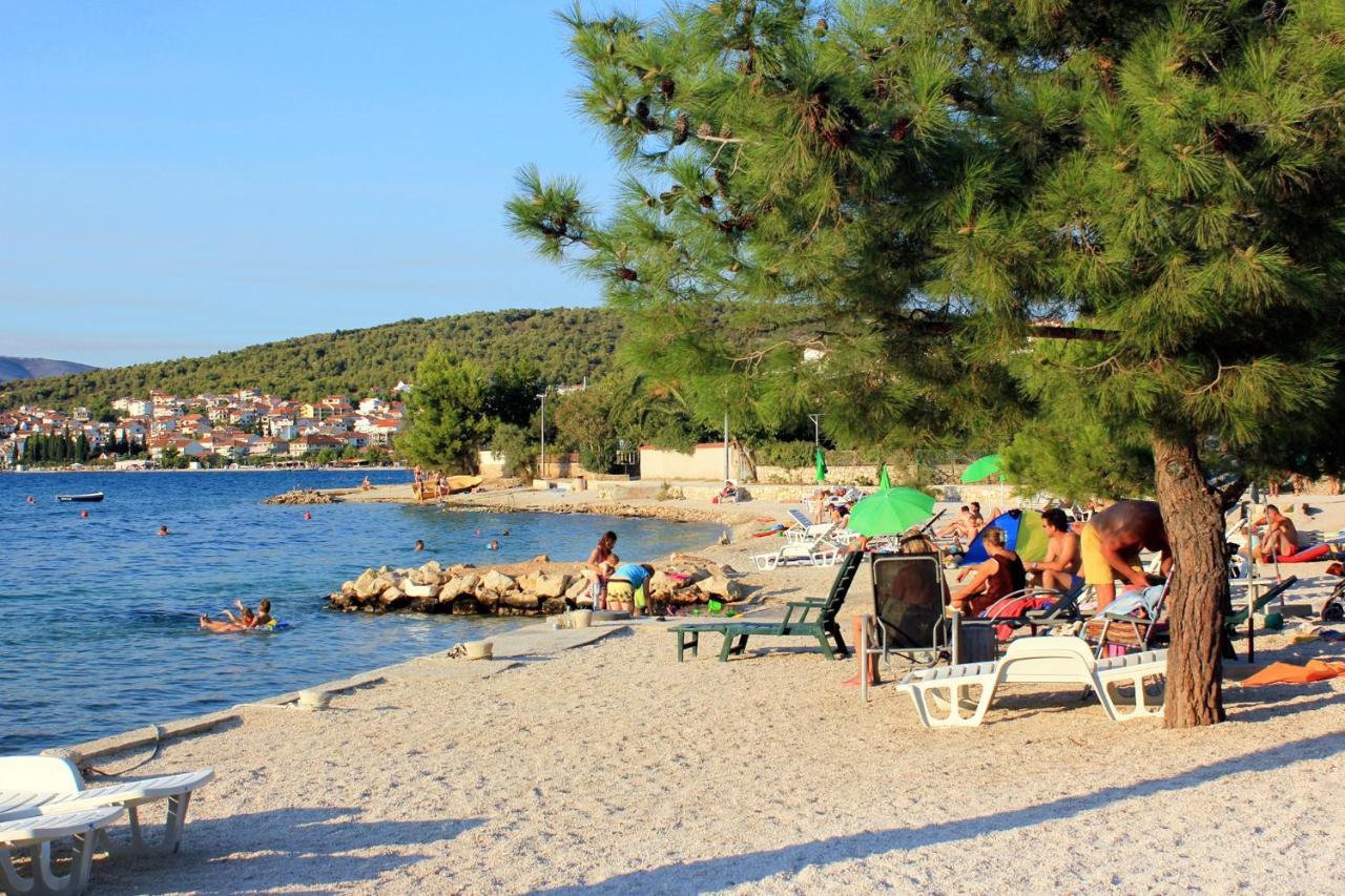 Apartments By The Sea Trogir - 15011 Bagian luar foto