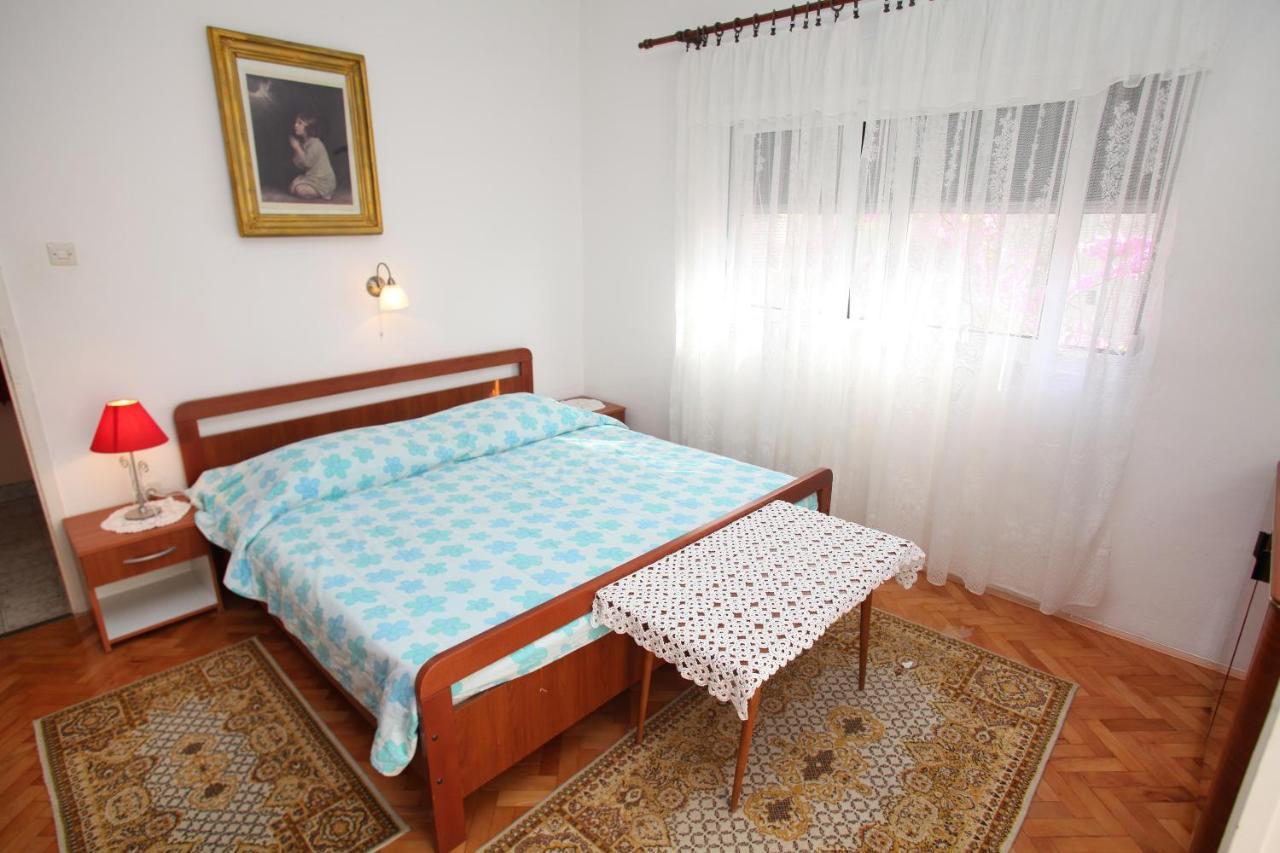 Apartments By The Sea Trogir - 15011 Bagian luar foto