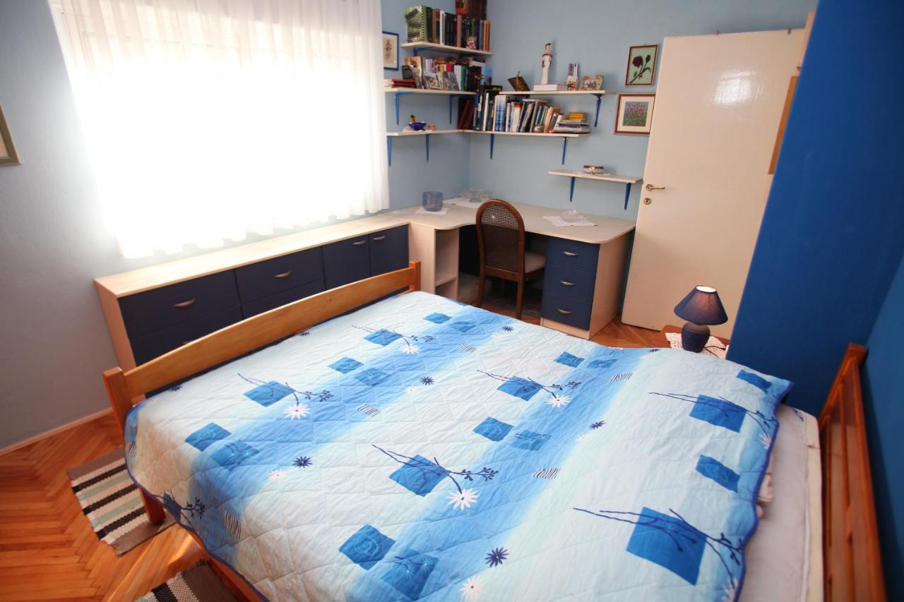 Apartments By The Sea Trogir - 15011 Bagian luar foto