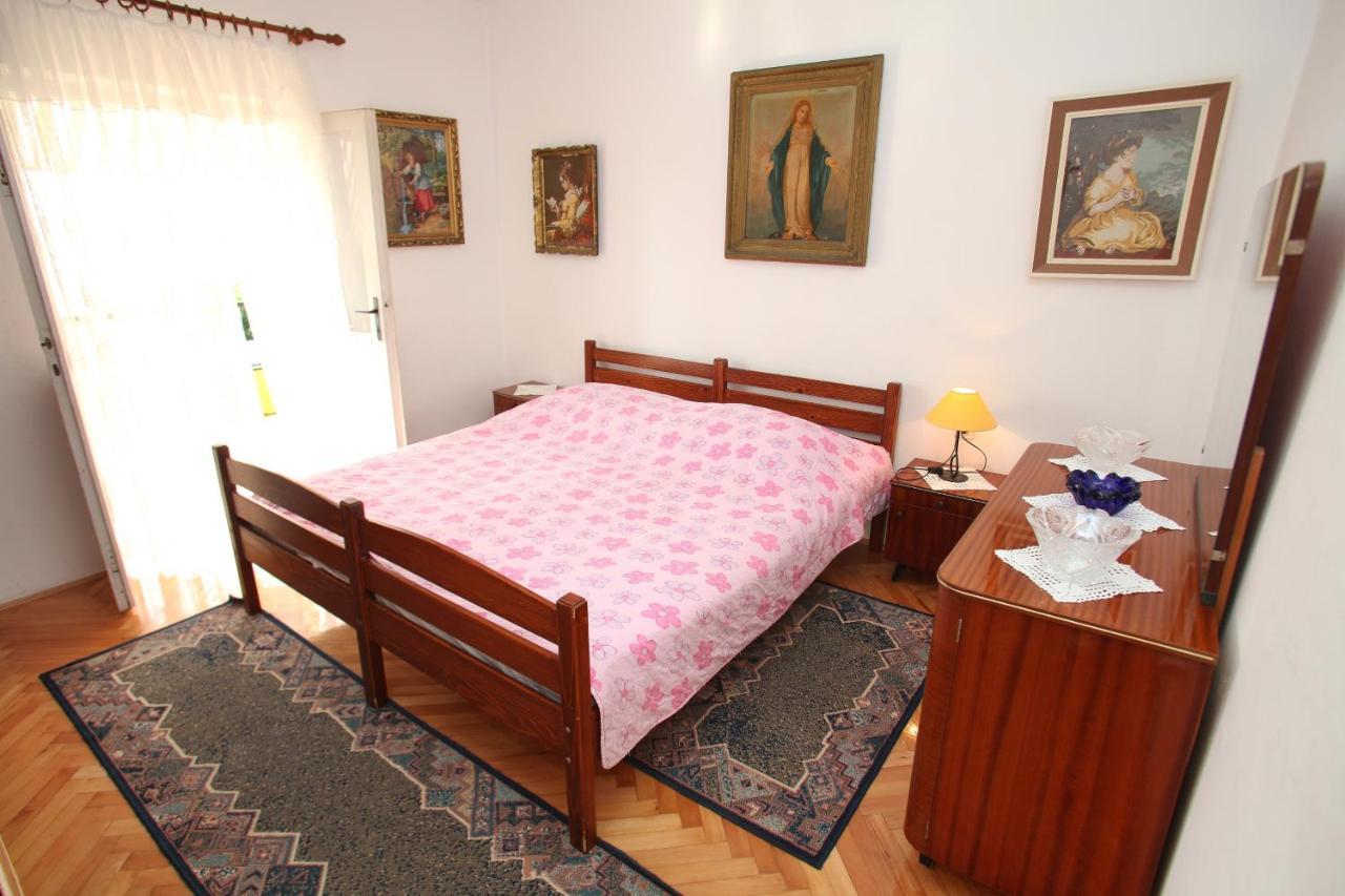 Apartments By The Sea Trogir - 15011 Bagian luar foto