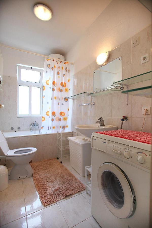 Apartments By The Sea Trogir - 15011 Bagian luar foto