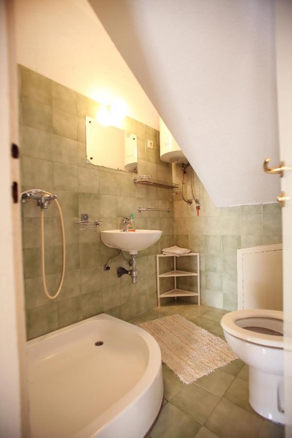 Apartments By The Sea Trogir - 15011 Bagian luar foto
