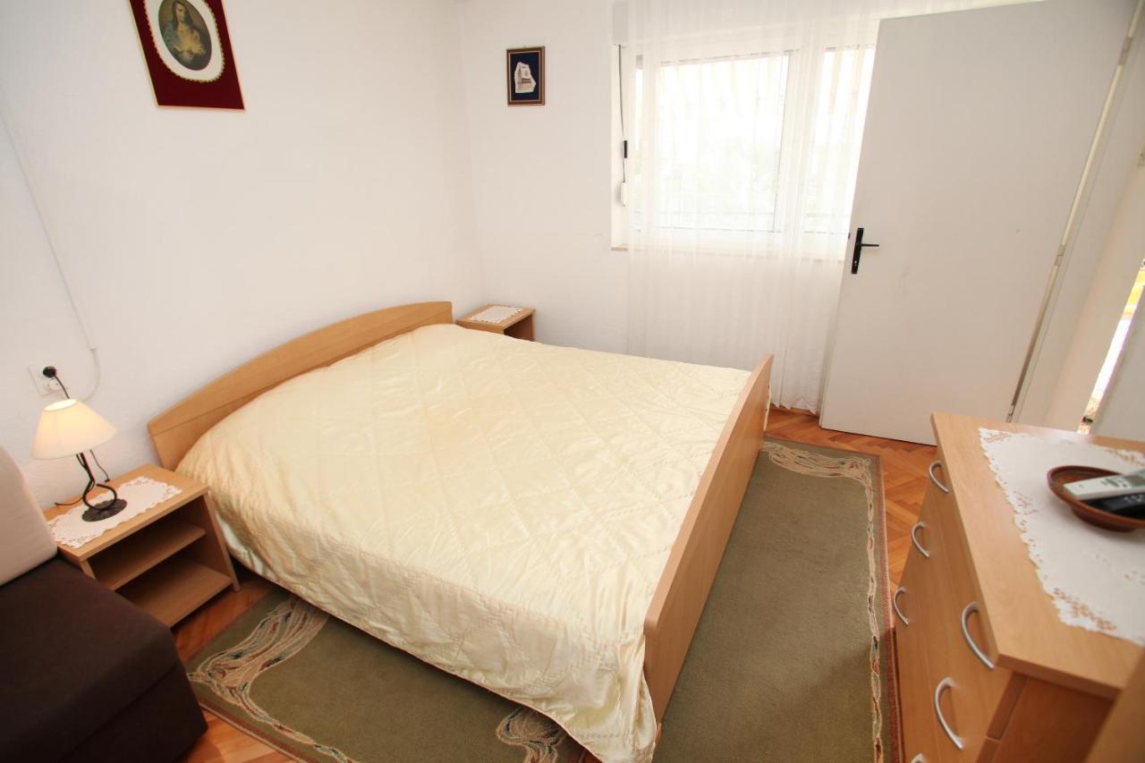 Apartments By The Sea Trogir - 15011 Bagian luar foto