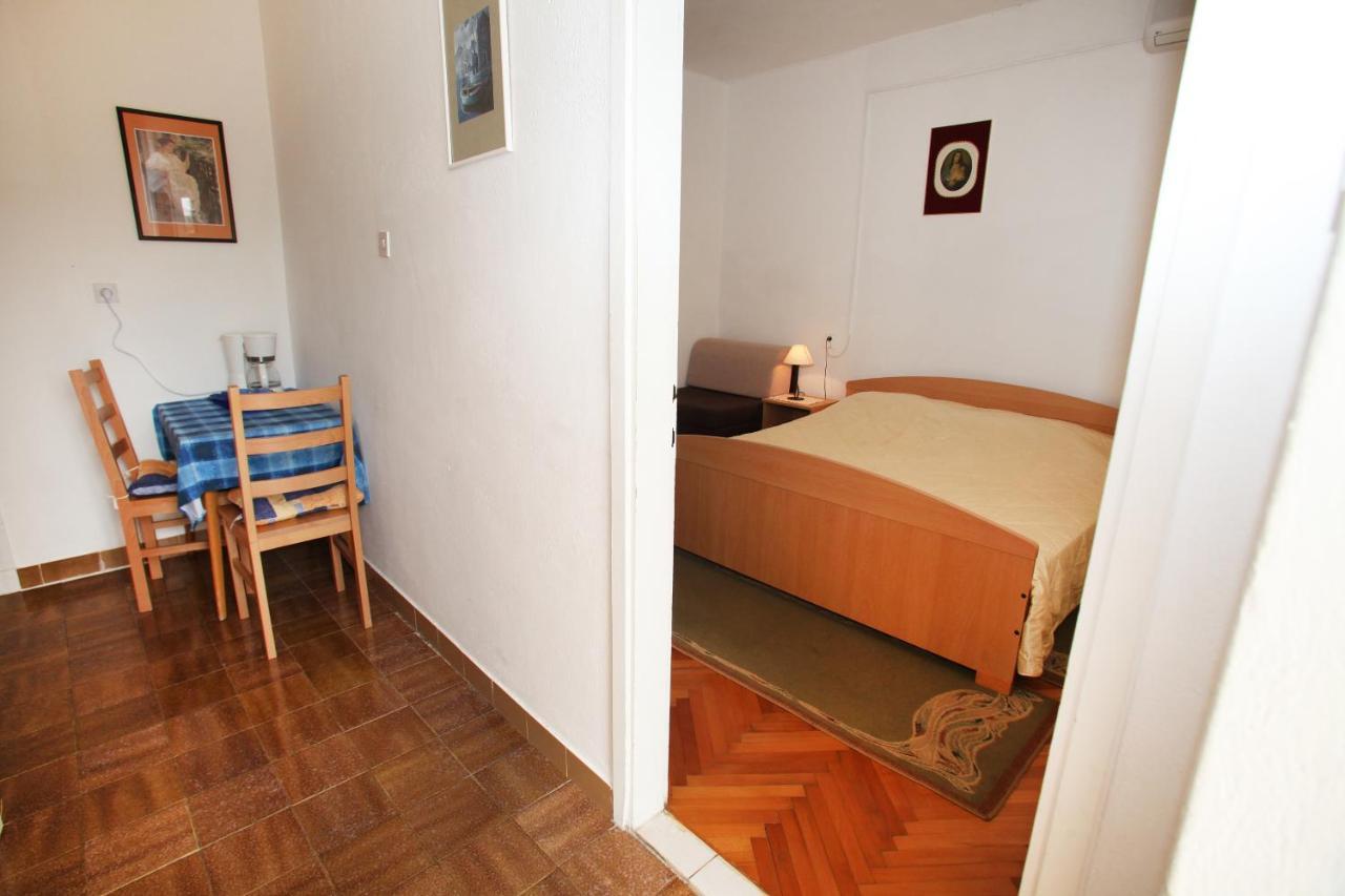 Apartments By The Sea Trogir - 15011 Bagian luar foto